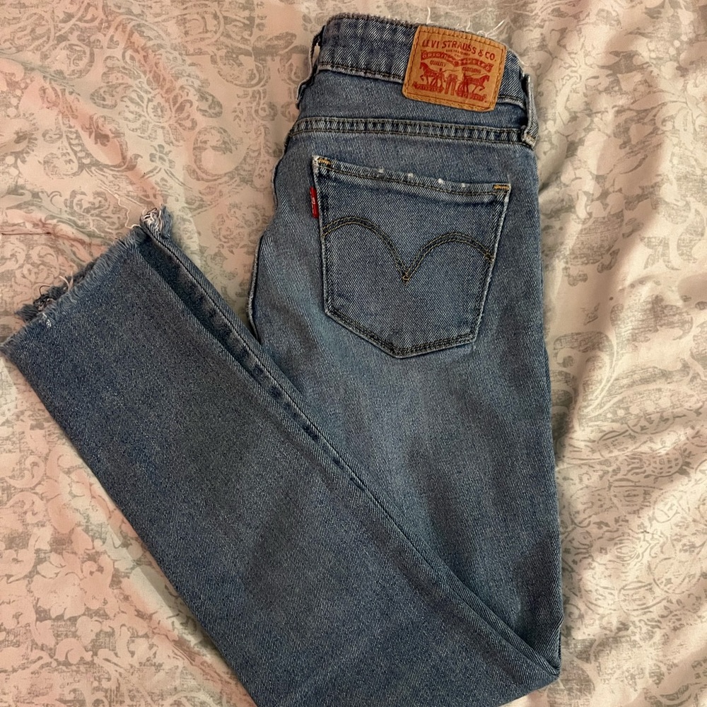 711 skinny levi's